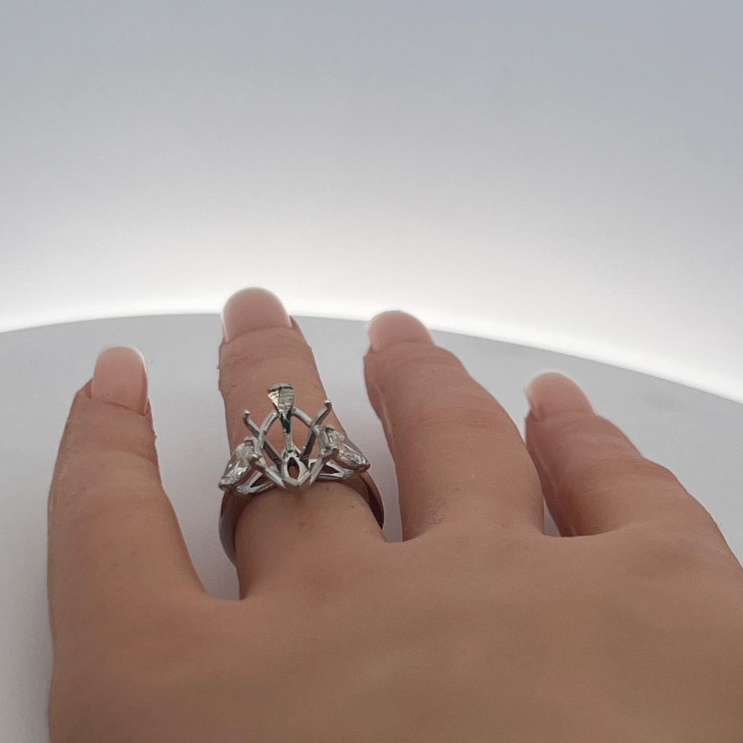 Platinum Semi Mount Ring with 0.94 Carat Pear Diamond Fits 17.3x8.9mm 5.50ct++