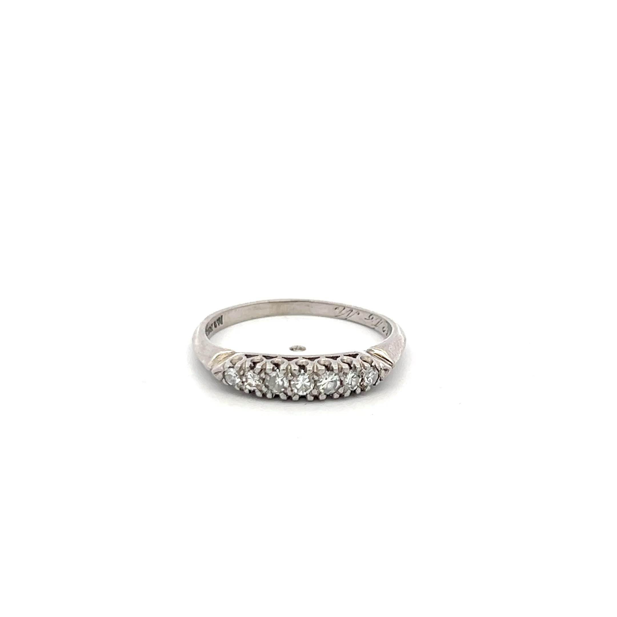 Vintage Platinum Band Ring with 0.9 Carat I-SI Round Diamonds Size 6.5