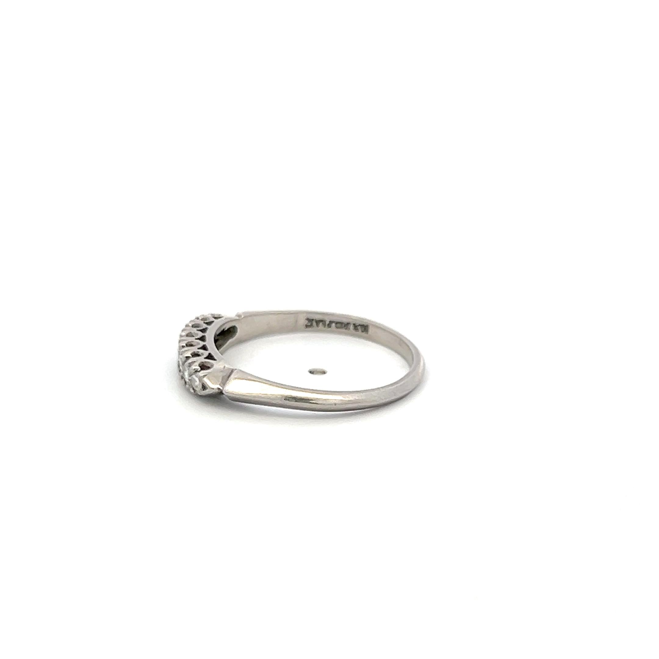 Vintage Platinum Band Ring with 0.9 Carat I-SI Round Diamonds Size 6.5