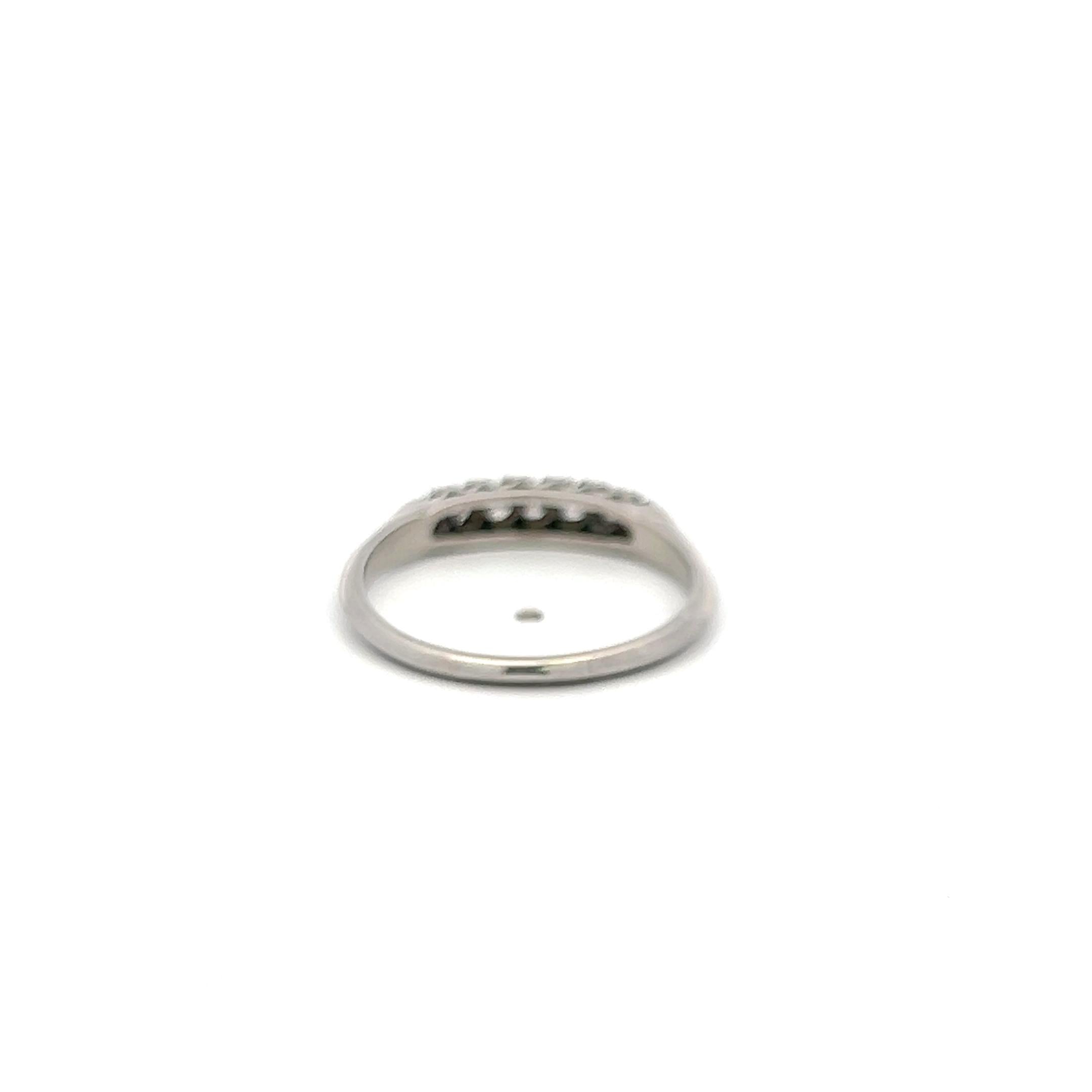 Vintage Platinum Band Ring with 0.9 Carat I-SI Round Diamonds Size 6.5