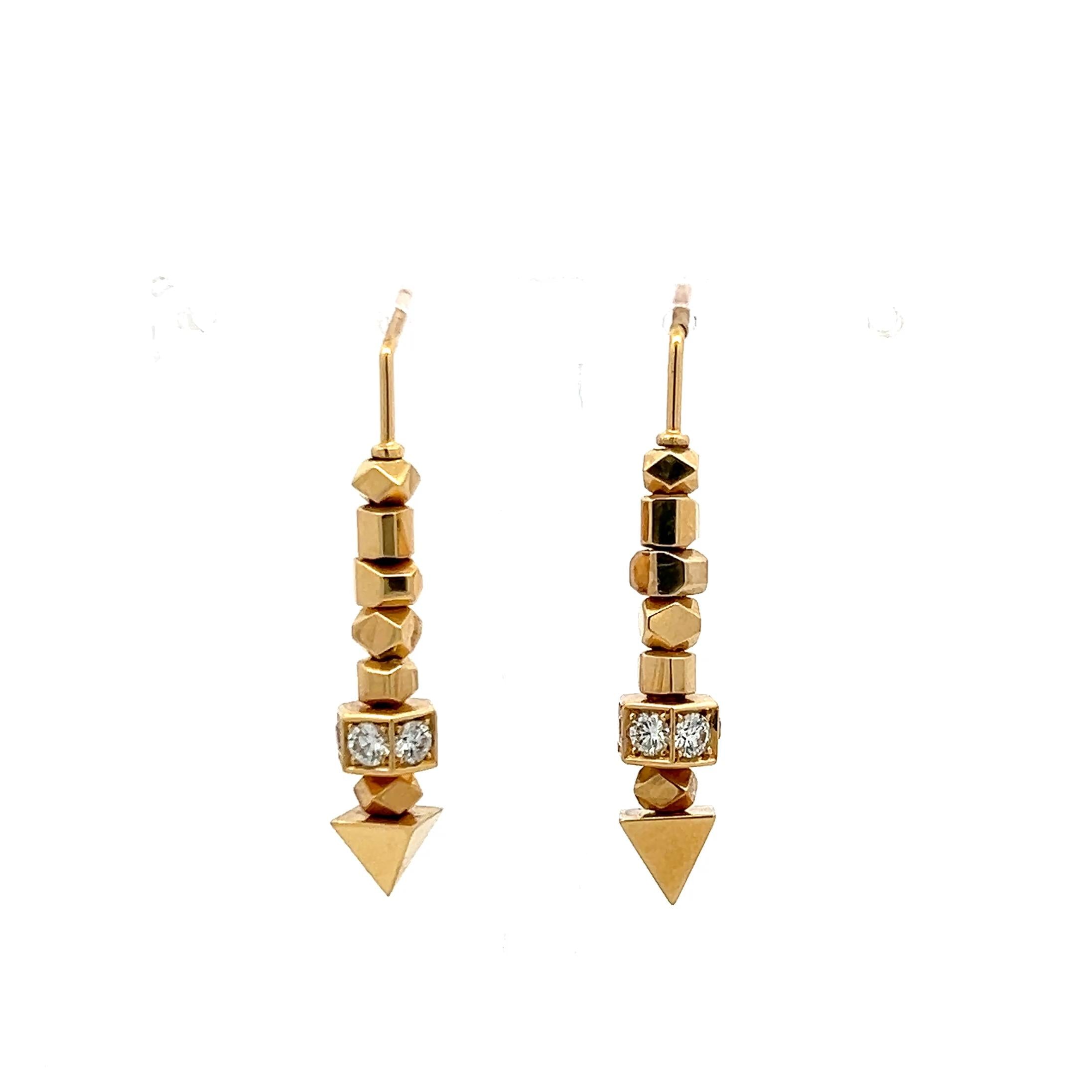 Vintage 18K Yellow Gold Dangling Earrings with 0.7 Carat Round G VS Diamonds