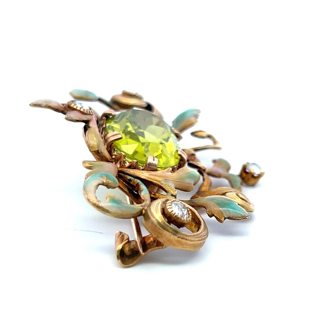 Vintage 18K Yellow Gold Pin Brooch with 0.4 Carat Diamonds 15 Carat Oval Peridot