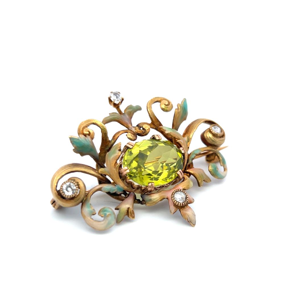 Vintage 18K Yellow Gold Pin Brooch with 0.4 Carat Diamonds 15 Carat Oval Peridot