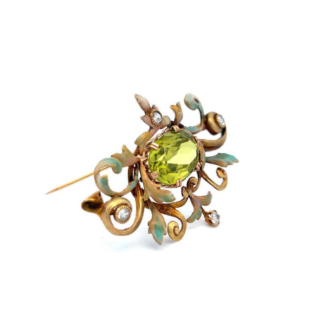 Vintage 18K Yellow Gold Pin Brooch with 0.4 Carat Diamonds 15 Carat Oval Peridot