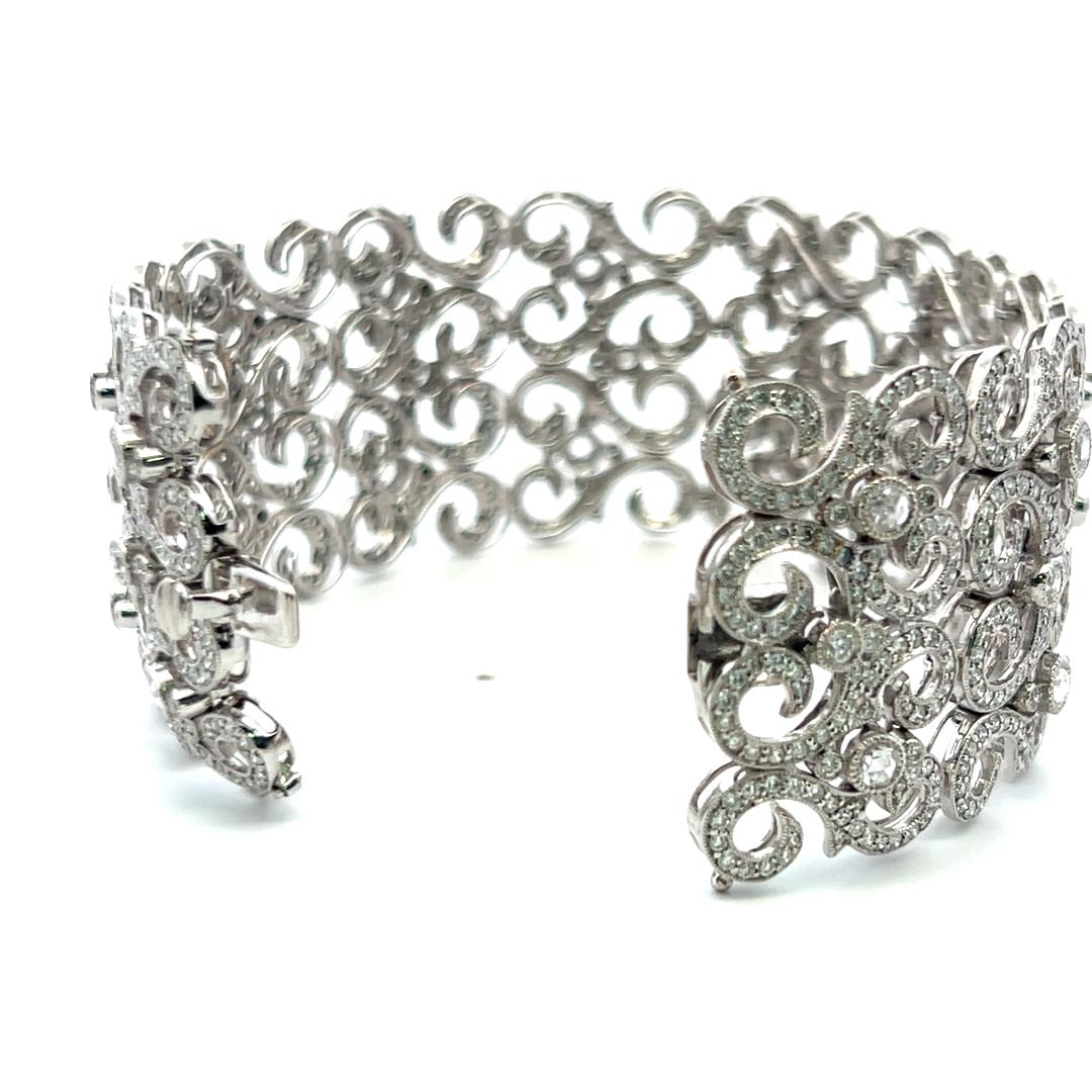 Vintage Unique 18K White Gold Link Bracelet with 8.98 Carat Round I-VS Diamonds