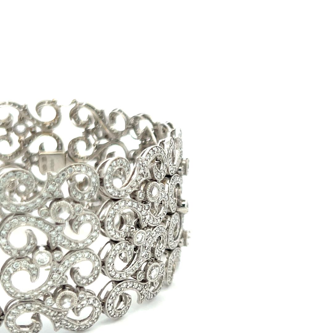 Vintage Unique 18K White Gold Link Bracelet with 8.98 Carat Round I-VS Diamonds