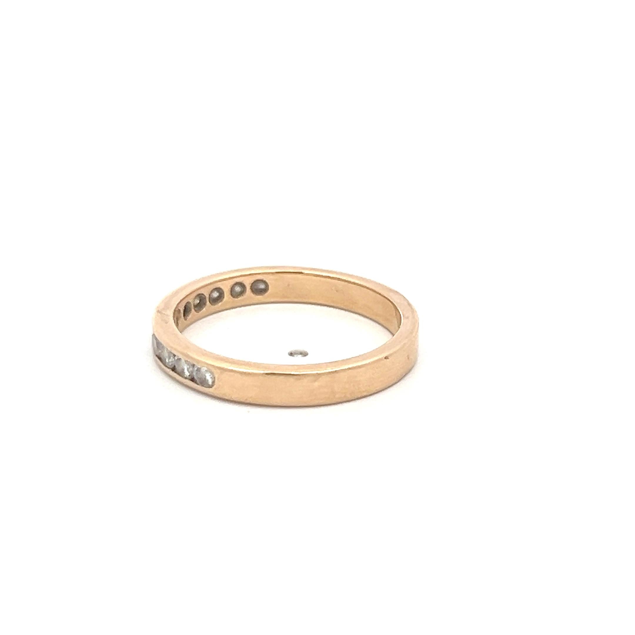 Vintage 14K YG Gold Band Ring with 0.22 Carat Round H-VS Diamonds Size 6