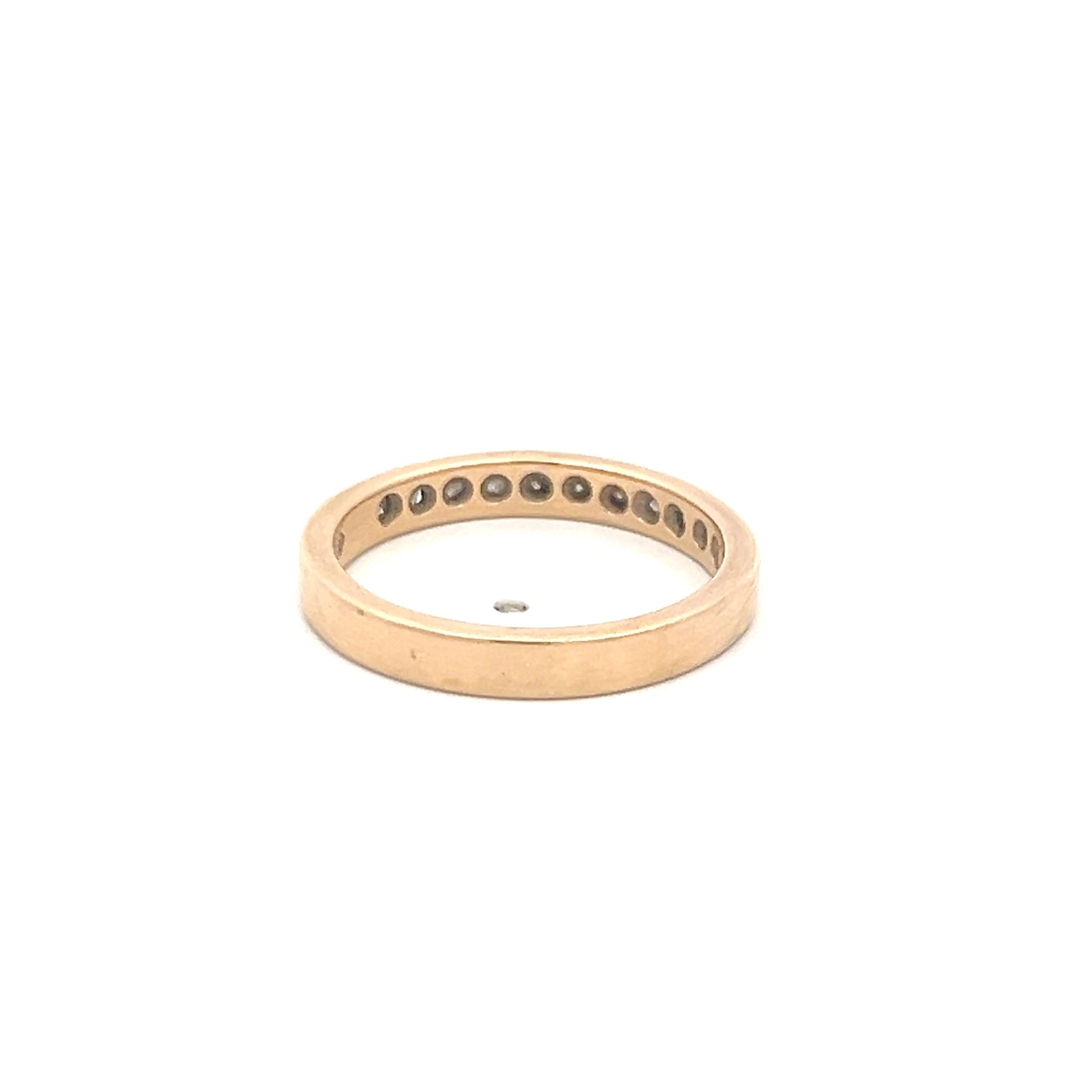 Vintage 14K YG Gold Band Ring with 0.22 Carat Round H-VS Diamonds Size 6