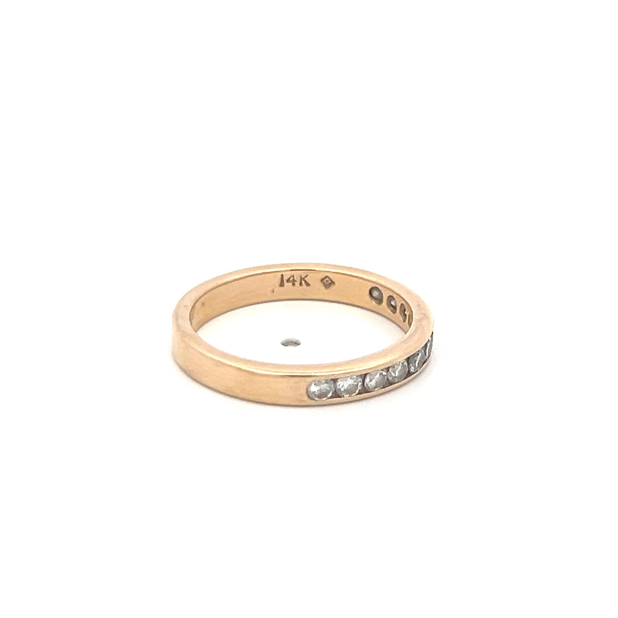 Vintage 14K YG Gold Band Ring with 0.22 Carat Round H-VS Diamonds Size 6