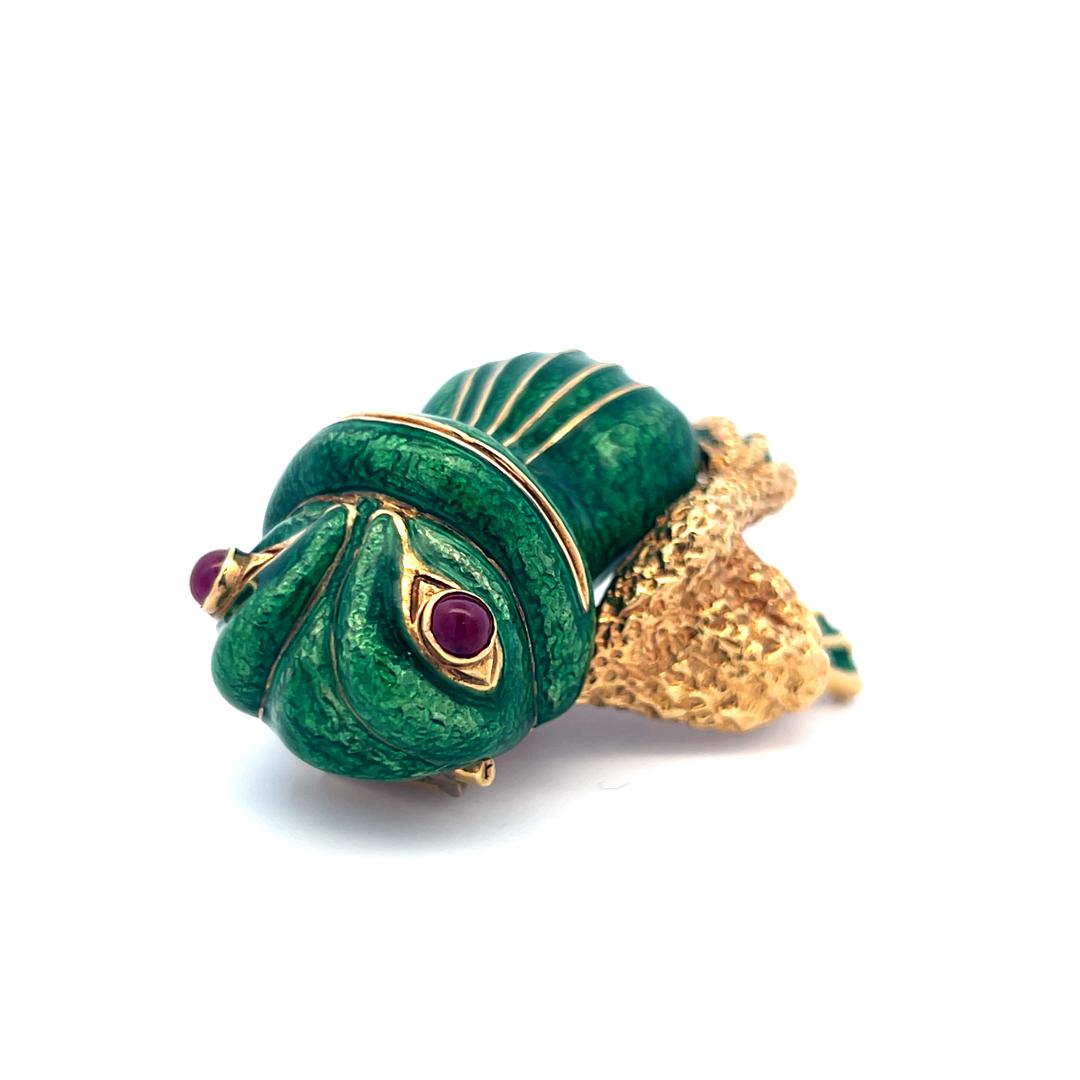 David Webb Vintage 18 Karat Yellow Gold Pin Brooch 55.4 Grams