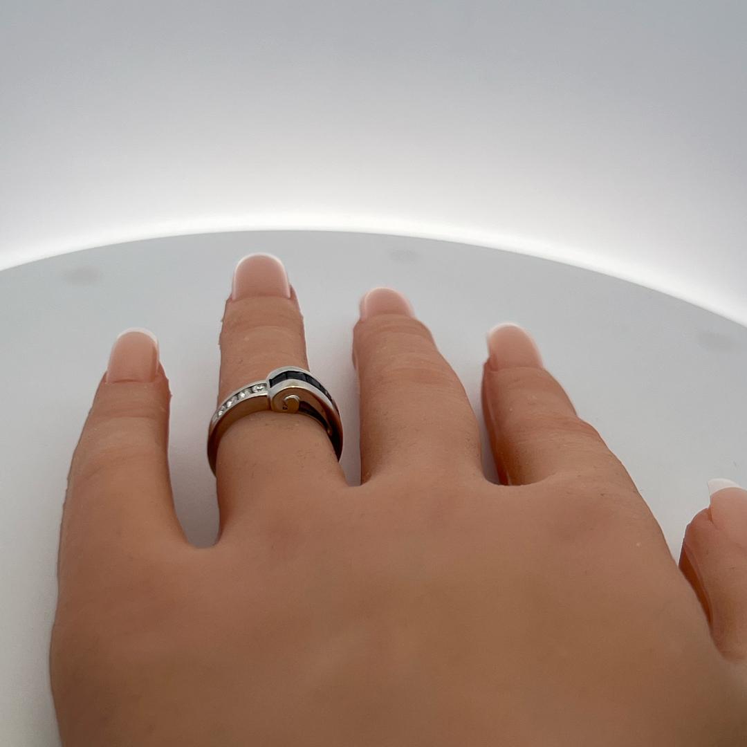 Vintage 14K White Gold Band Ring with 0.1 Carat Diamond and 0.35 Carat Sapphire