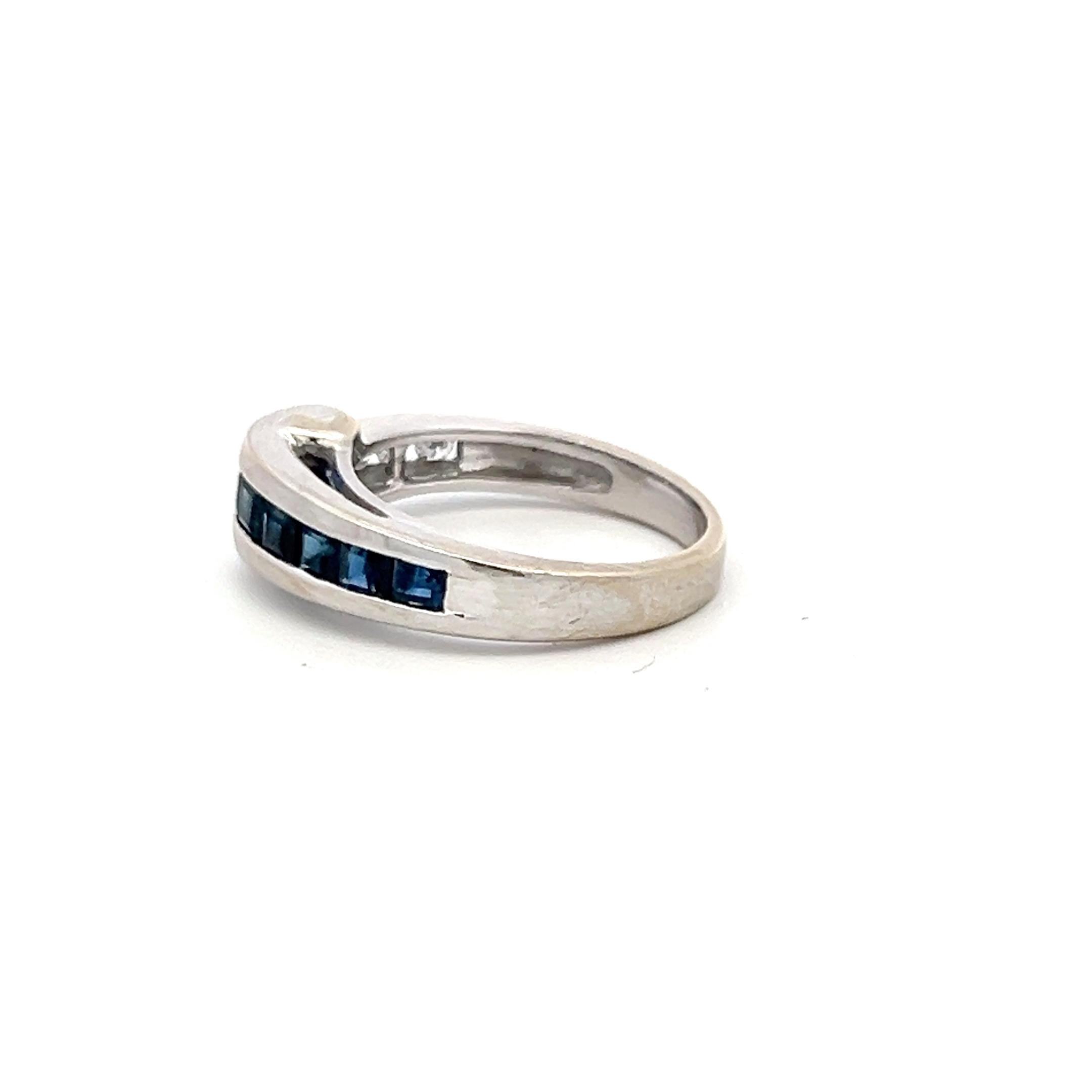 Vintage 14K White Gold Band Ring with 0.1 Carat Diamond and 0.35 Carat Sapphire