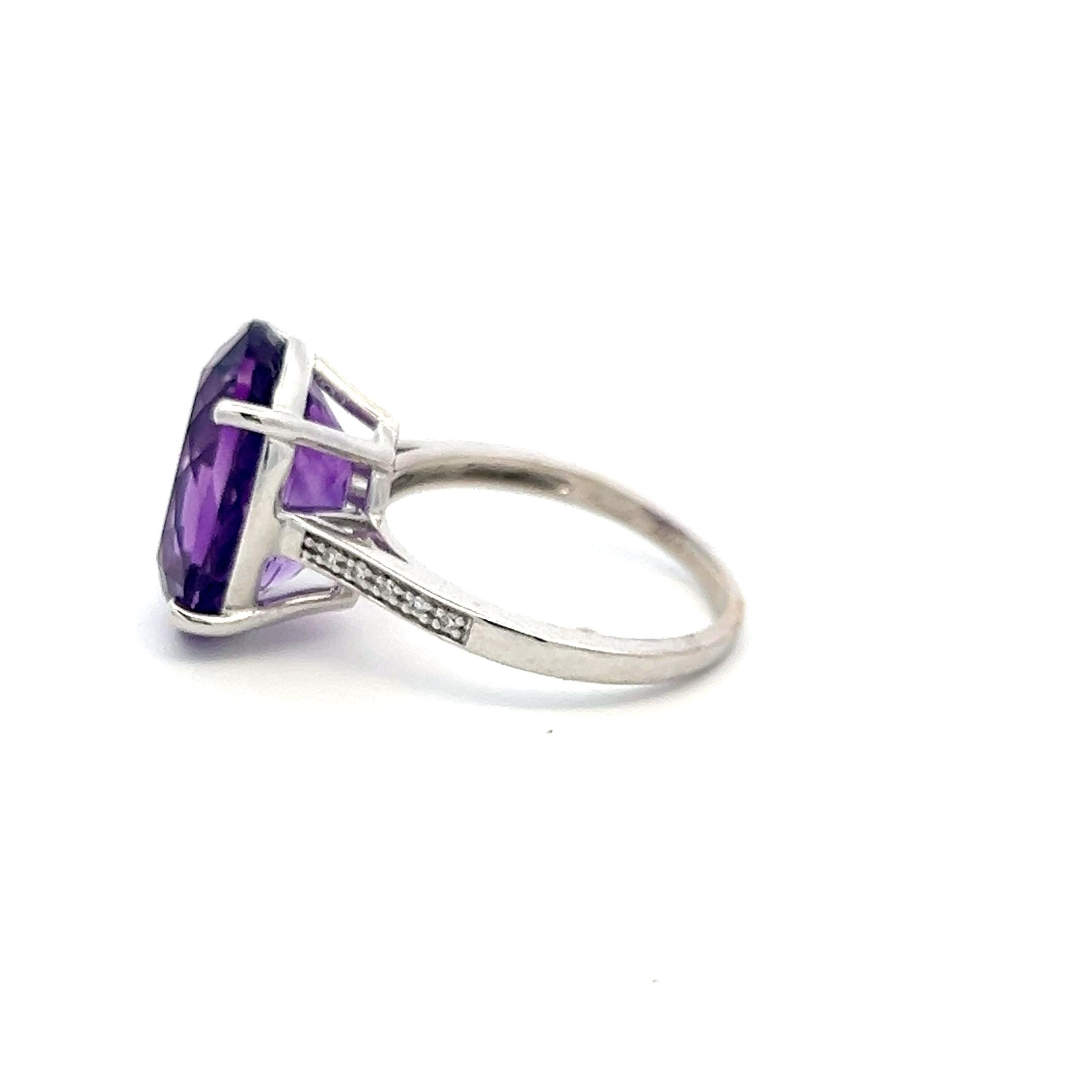 14K WG Cocktail Ring with 0.05 Ct Round Diamond & 9.11 Ct Oval Amethyst Size 7.5