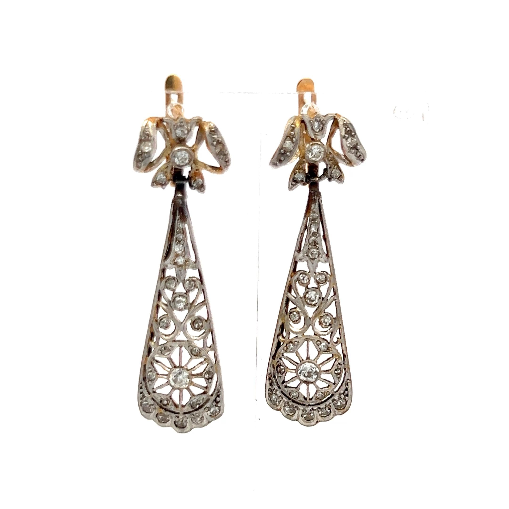 Antique 18K Yellow Gold Dangling Earrings with 0.65 Carat Round I-VS Diamonds
