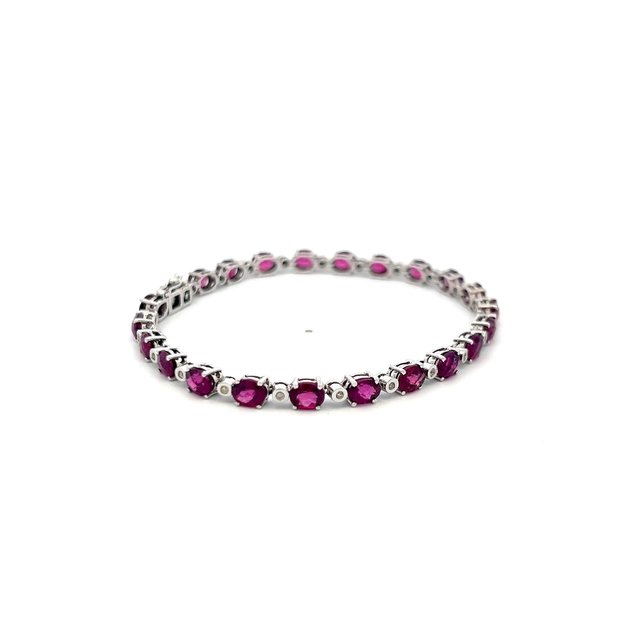 18K WG Tennis Bracelet with 0.18 Carat Round I-SI Diamonds & 10.6 Carat Garnet