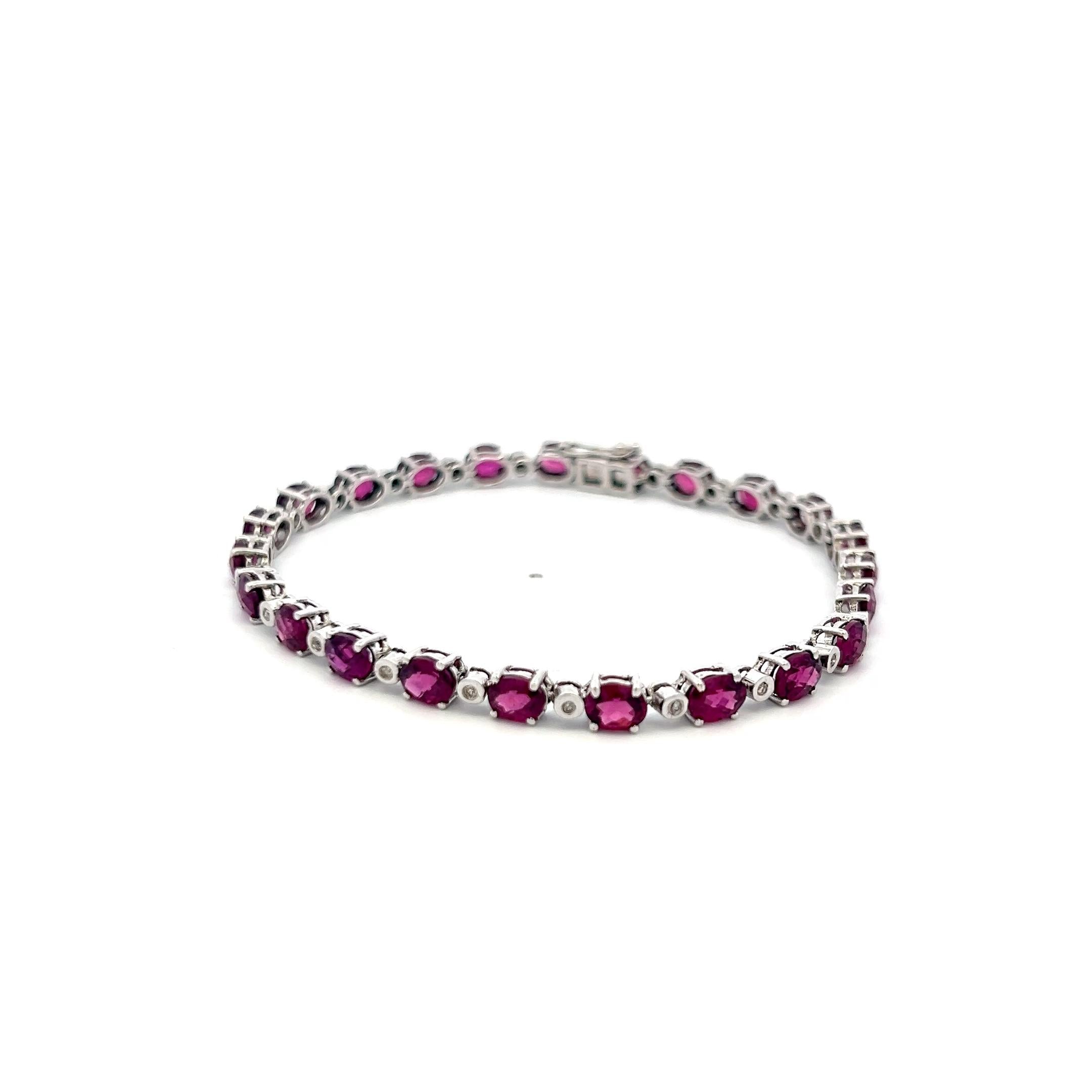 18K WG Tennis Bracelet with 0.18 Carat Round I-SI Diamonds & 10.6 Carat Garnet