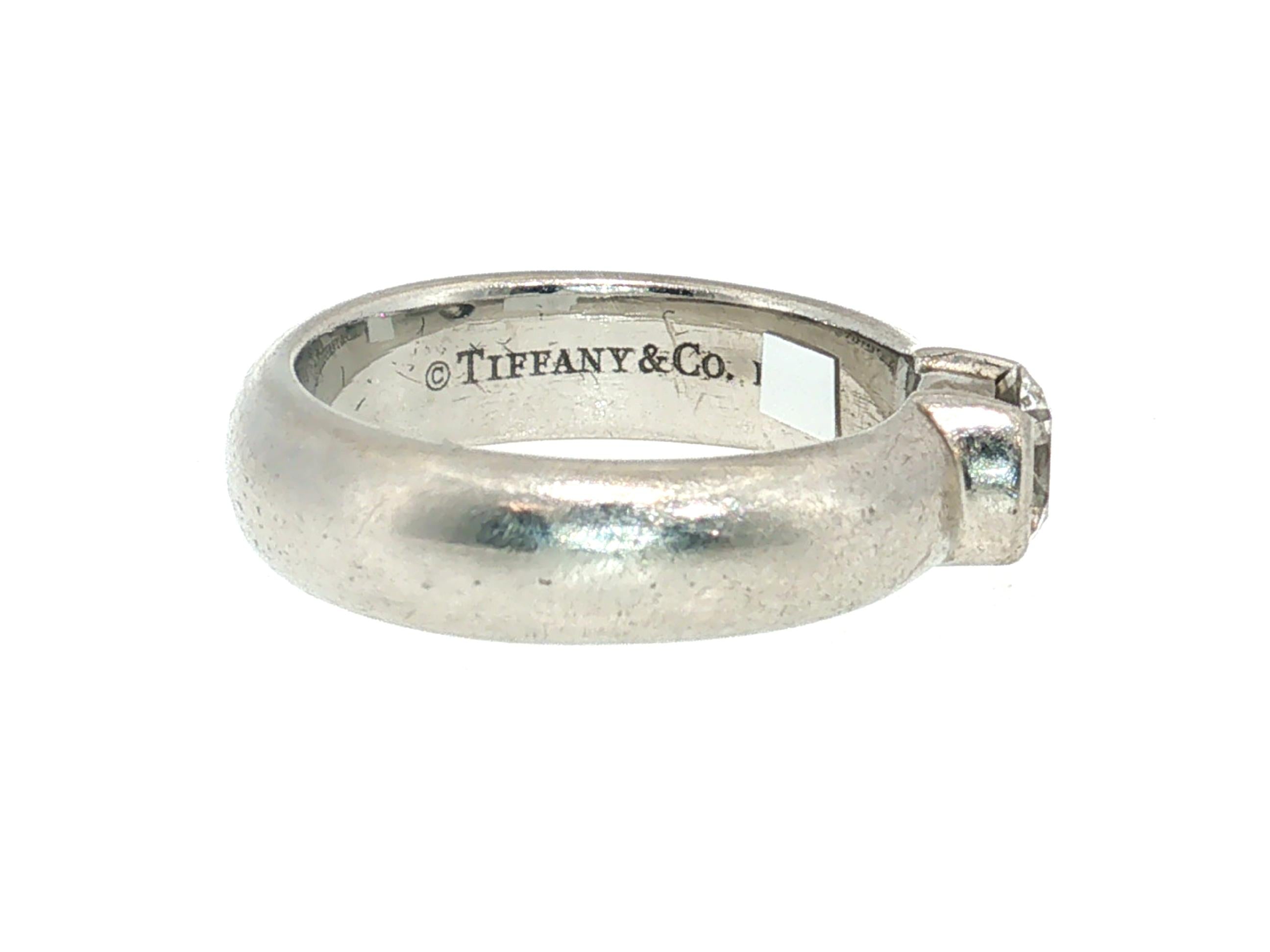 Tiffany & Co Platinum Engagement Ring with 0.54 Carat Round H VS1 Diamond