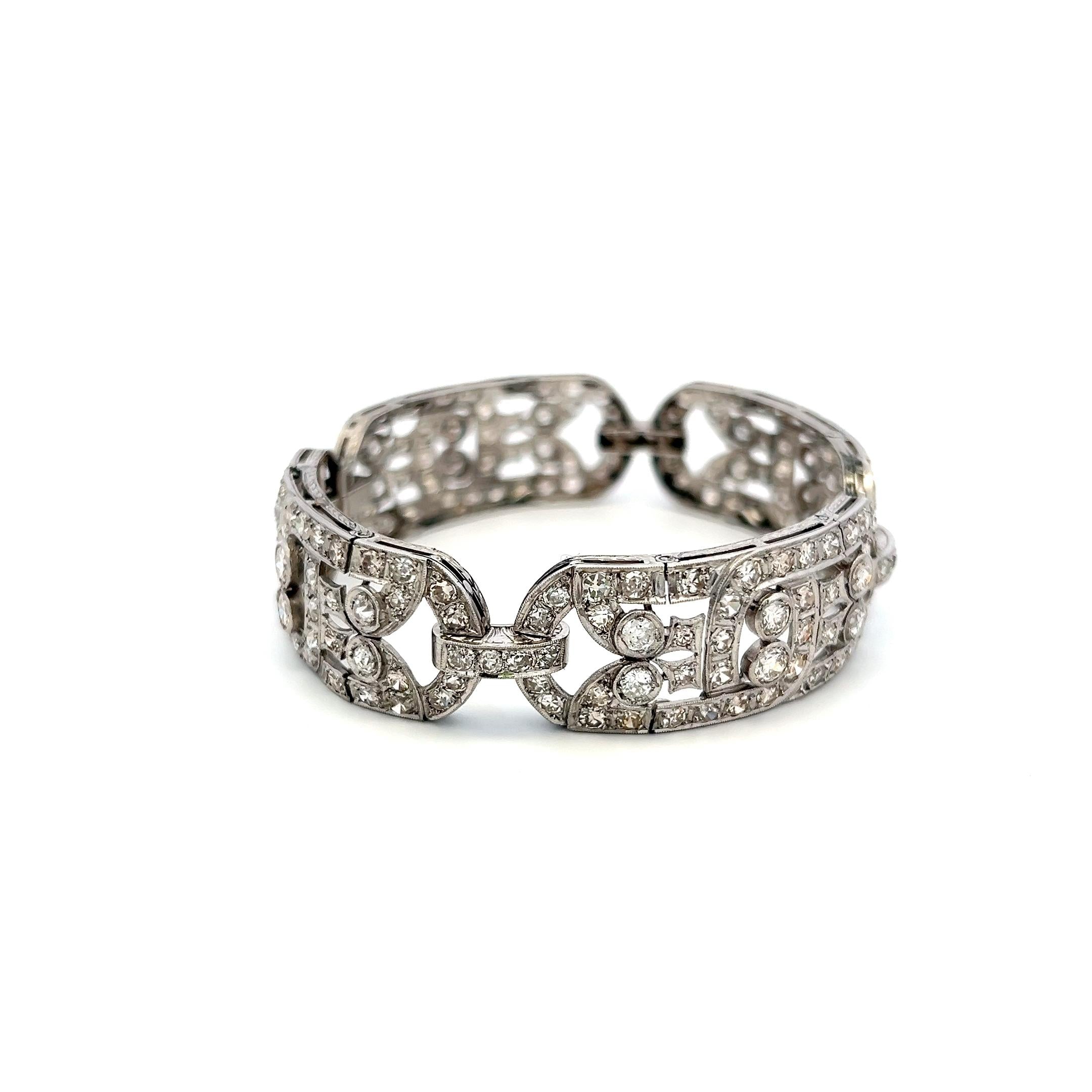 Platinum Art-Deco Link Bracelet with 10 Carat Old European Cut G-SI Diamonds