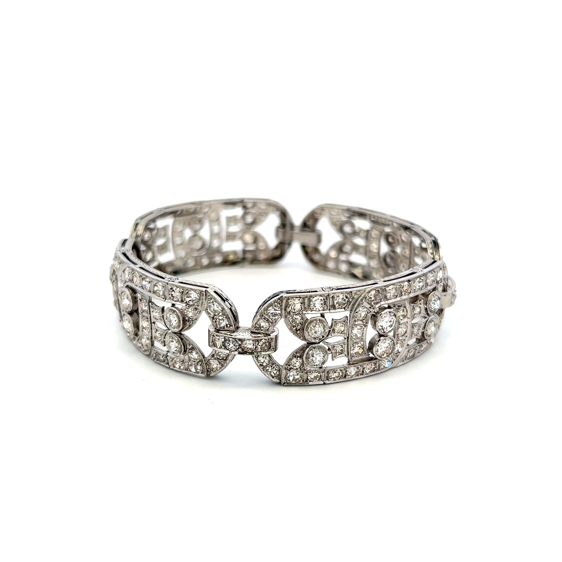 Platinum Art-Deco Link Bracelet with 10 Carat Old European Cut G-SI Diamonds