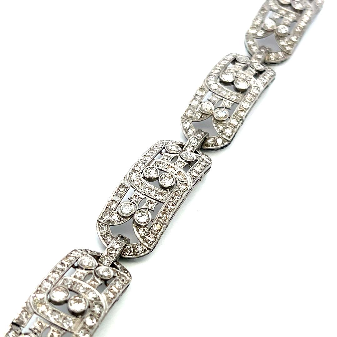 Platinum Art-Deco Link Bracelet with 10 Carat Old European Cut G-SI Diamonds
