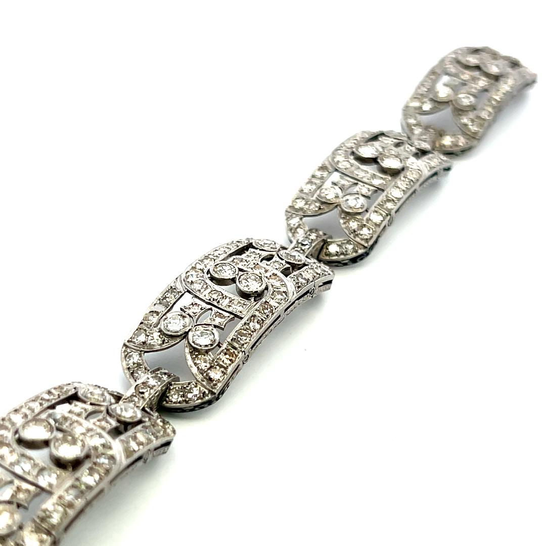 Platinum Art-Deco Link Bracelet with 10 Carat Old European Cut G-SI Diamonds