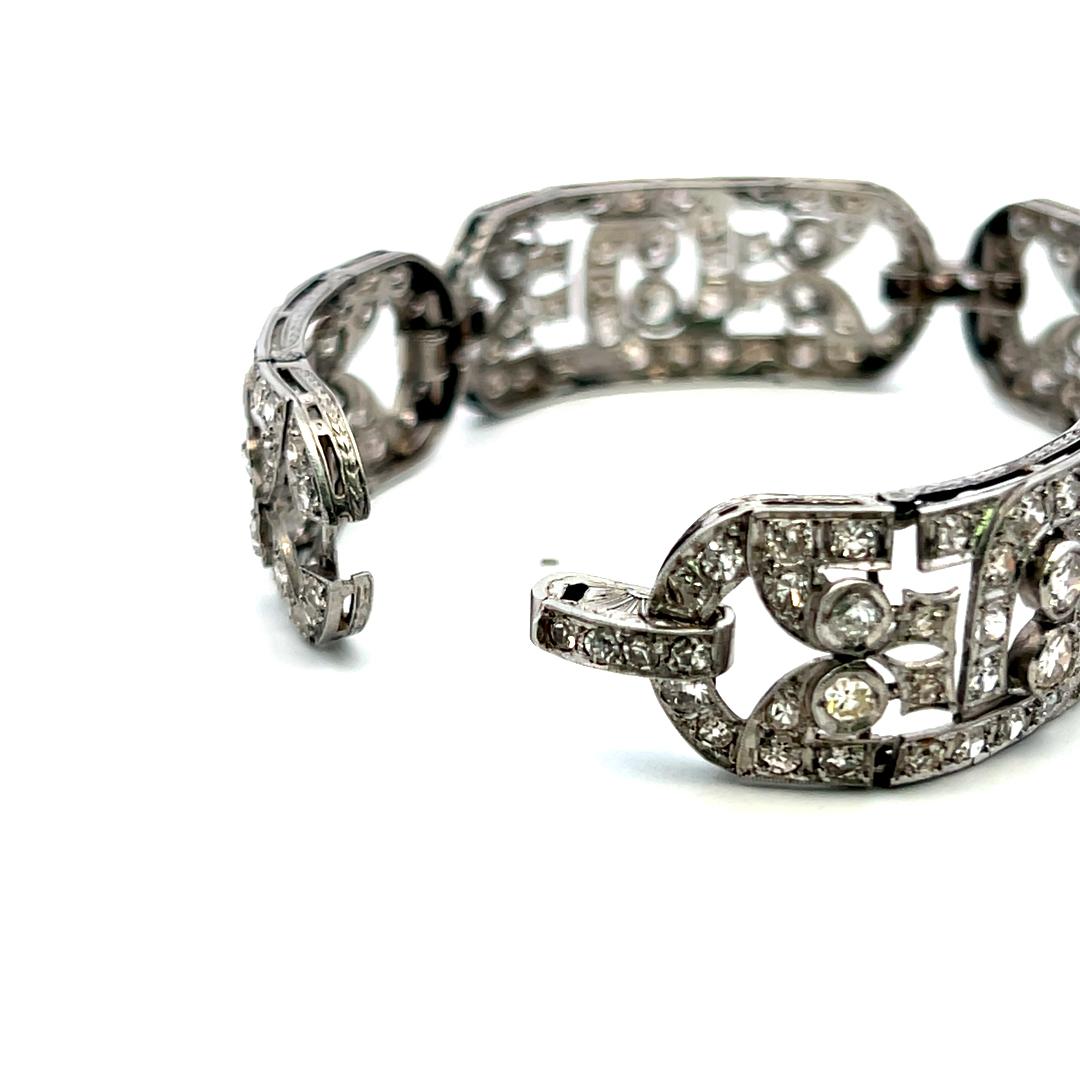 Platinum Art-Deco Link Bracelet with 10 Carat Old European Cut G-SI Diamonds