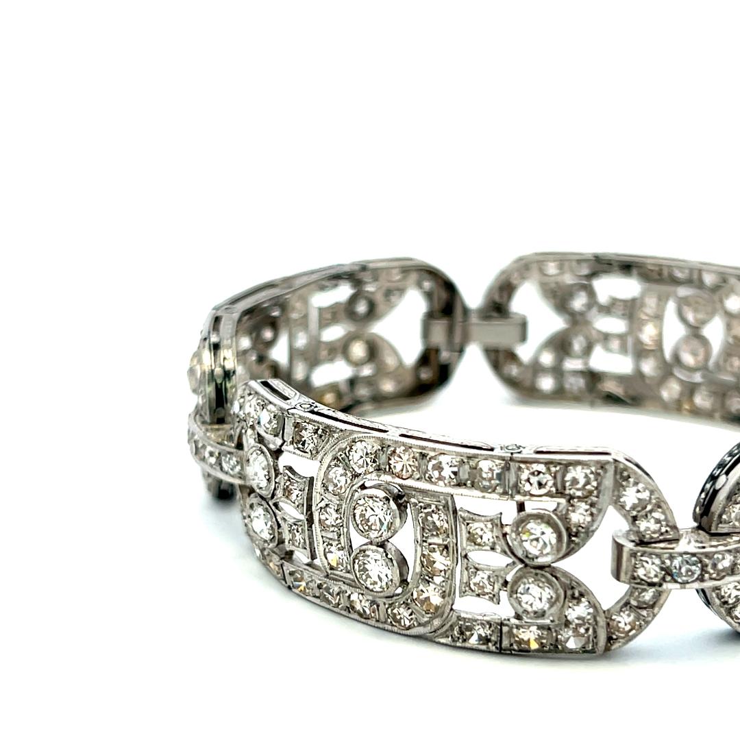 Platinum Art-Deco Link Bracelet with 10 Carat Old European Cut G-SI Diamonds