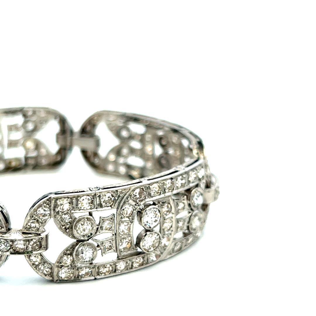 Platinum Art-Deco Link Bracelet with 10 Carat Old European Cut G-SI Diamonds