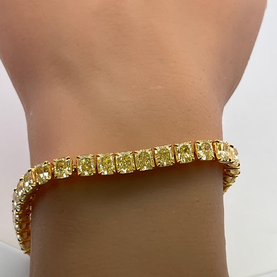 18K Yellow Gold Tennis Bracelet 22.21 Carat Radiant Cut Fancy Yellow Diamonds