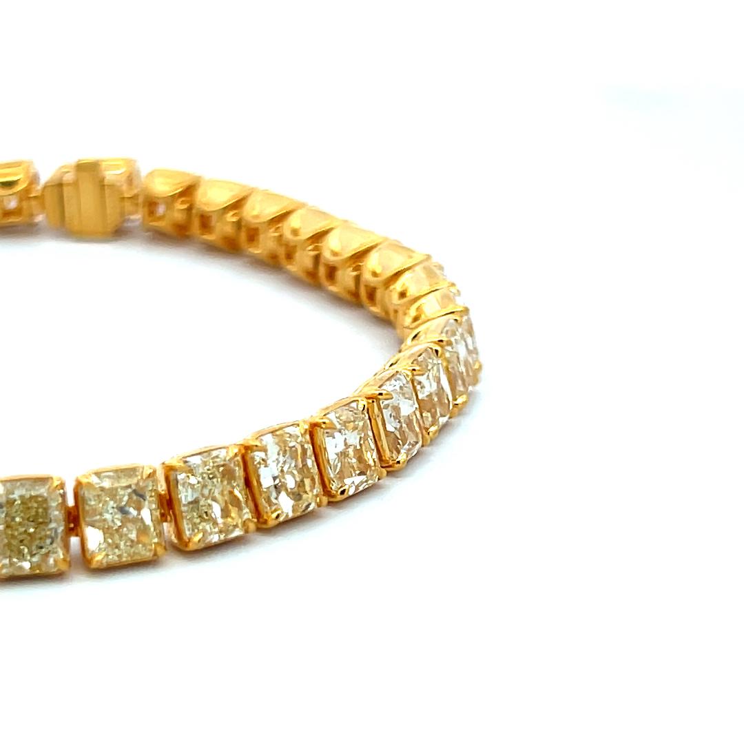 18K Yellow Gold Tennis Bracelet 22.21 Carat Radiant Cut Fancy Yellow Diamonds