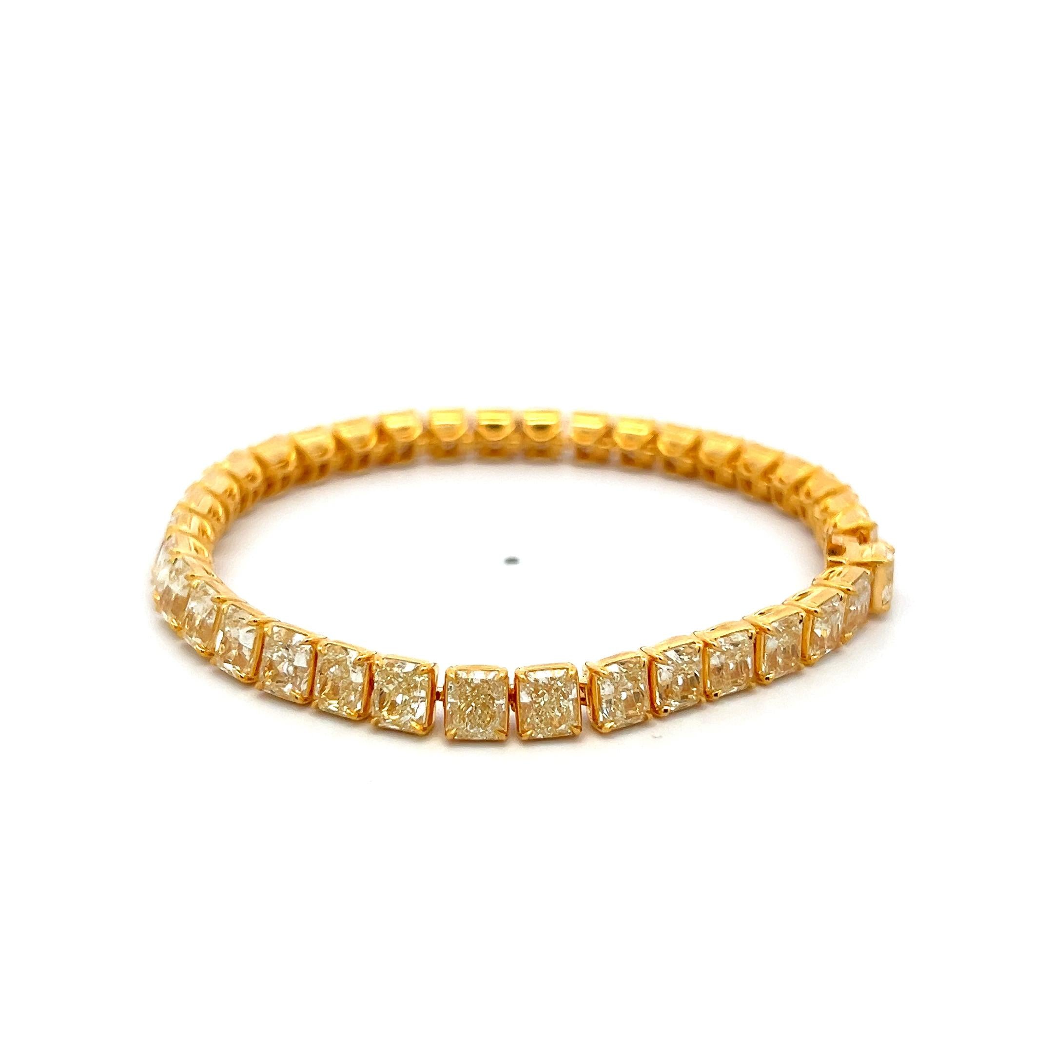18K Yellow Gold Tennis Bracelet 22.21 Carat Radiant Cut Fancy Yellow Diamonds