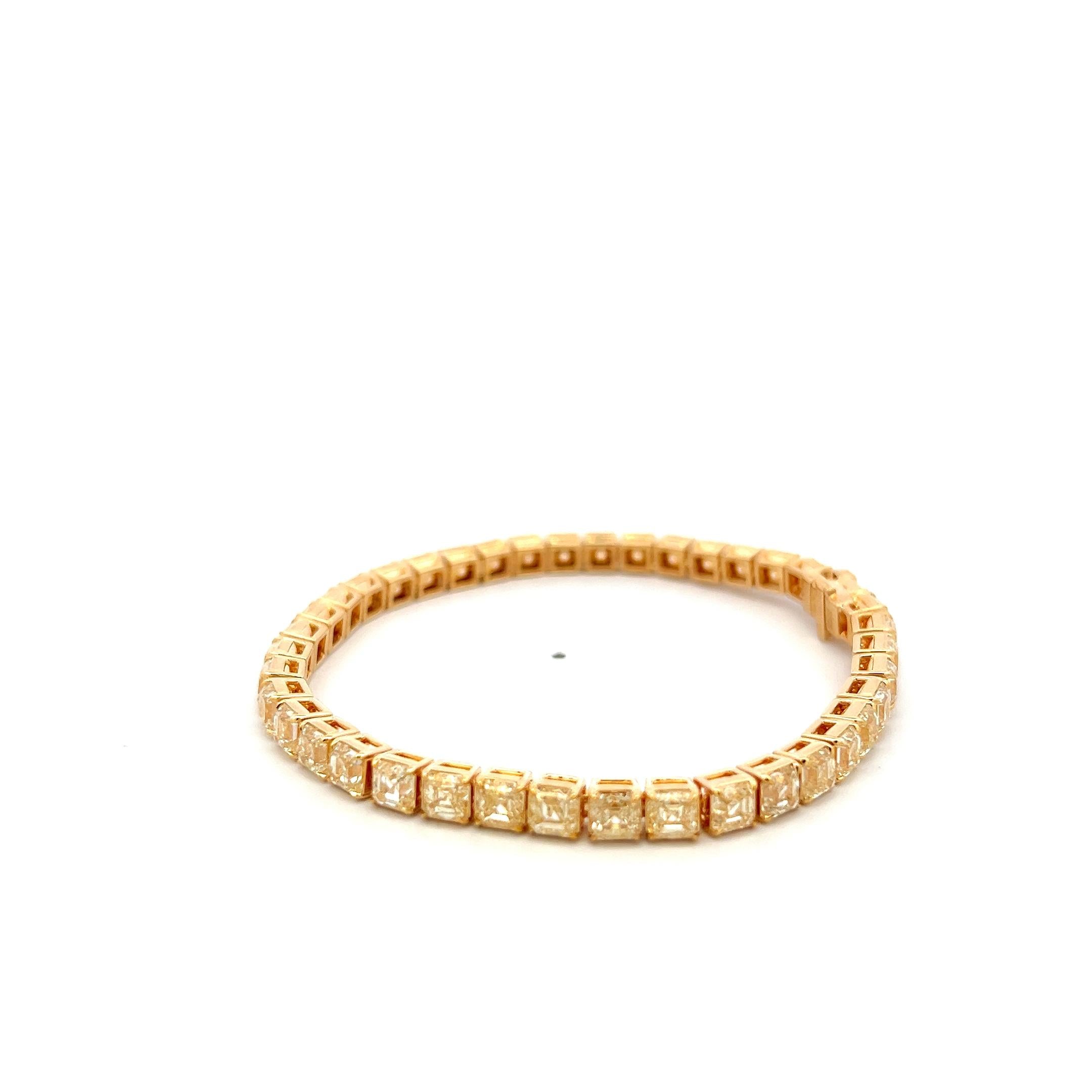18K Yellow Gold Tennis Bracelet with 18.58 Carat Asscher Cut FIY-VS Diamonds