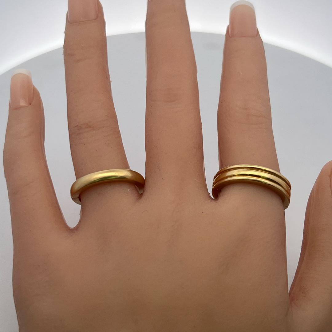 Andrew Clunn 18 Karat Yellow Gold Hinged Band Rings 17.7 Grams Size 8