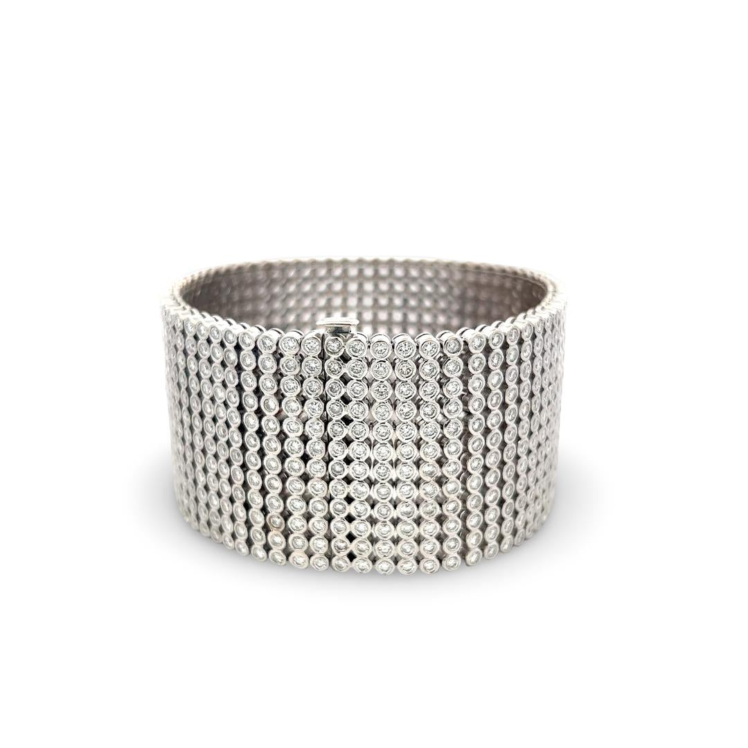 Vintage 18K White Gold Link Bracelet with 23.4 Carat Round F VS Diamonds