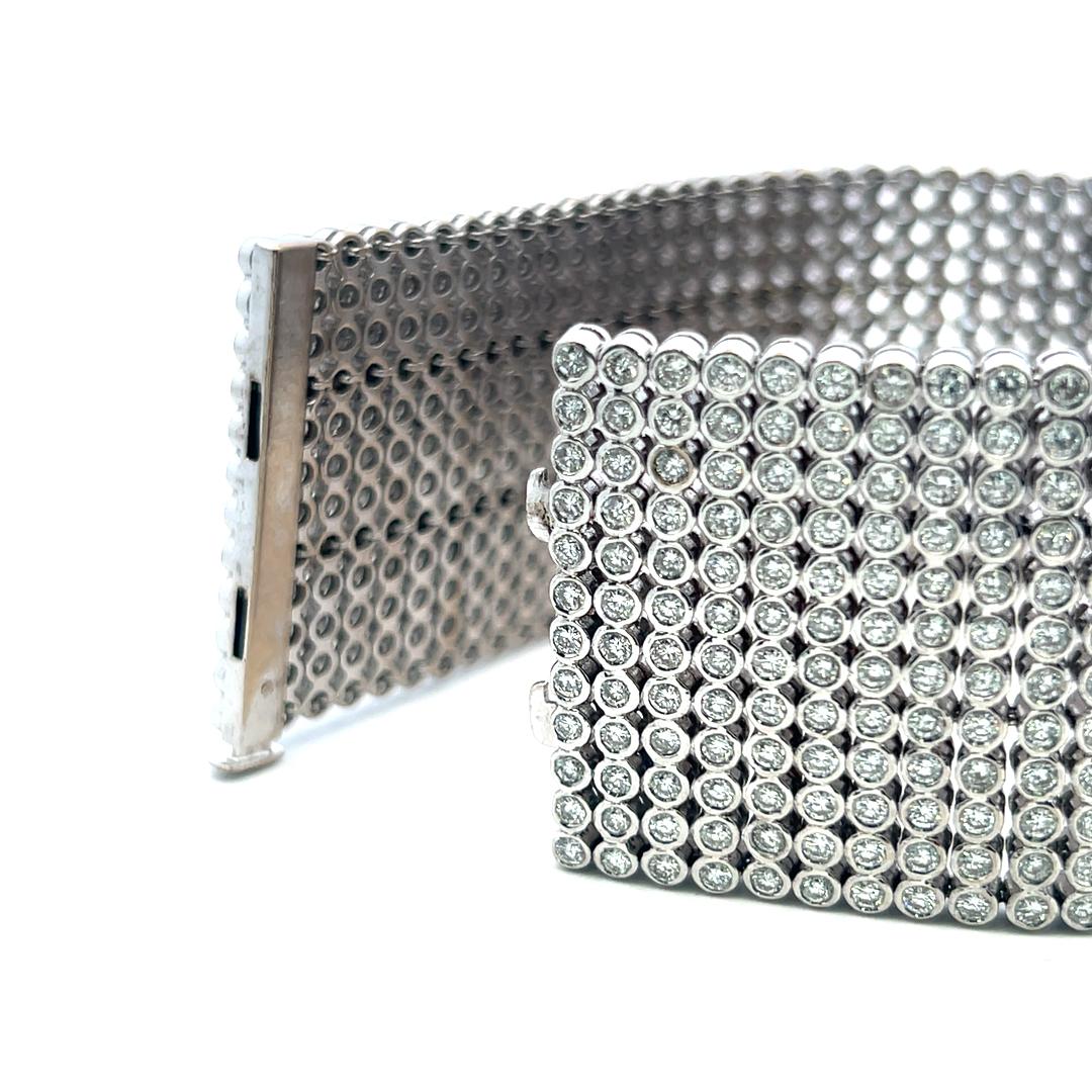 Vintage 18K White Gold Link Bracelet with 23.4 Carat Round F VS Diamonds