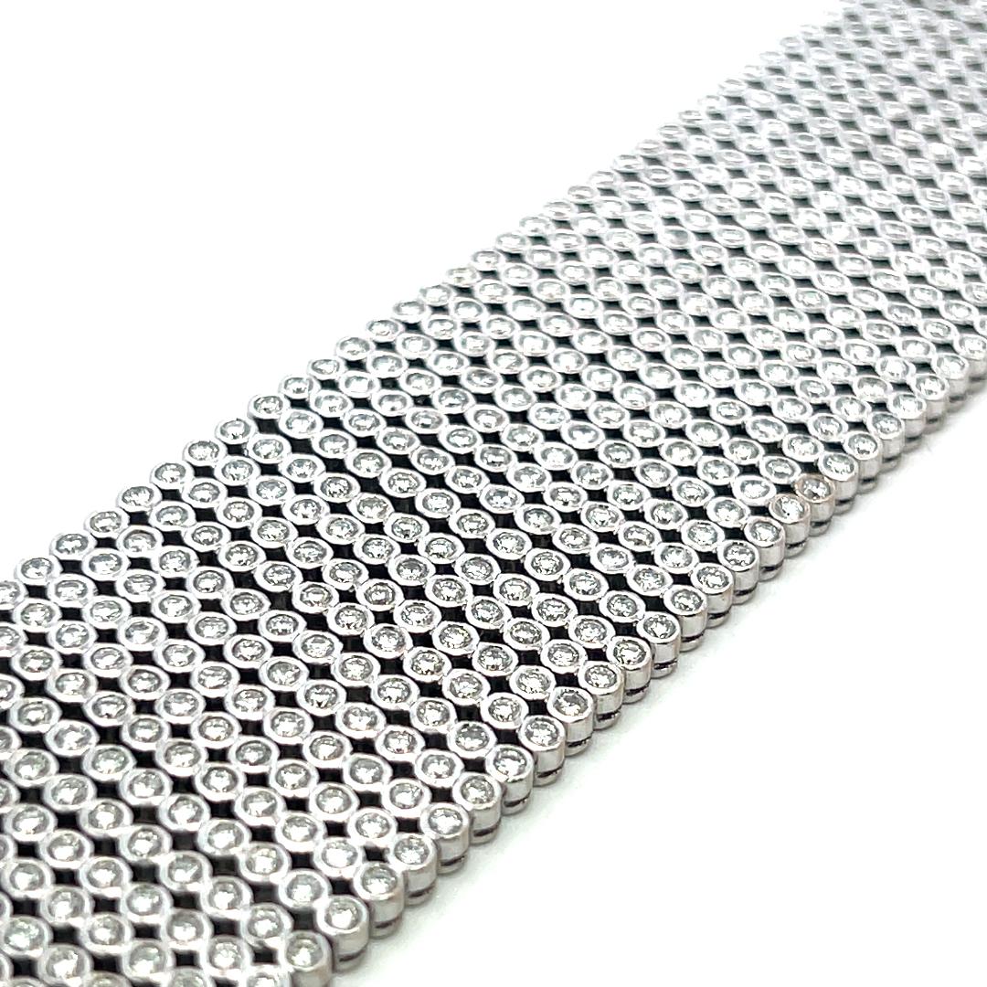 Vintage 18K White Gold Link Bracelet with 23.4 Carat Round F VS Diamonds