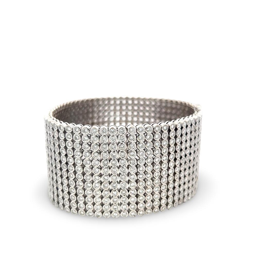 Vintage 18K White Gold Link Bracelet with 23.4 Carat Round F VS Diamonds