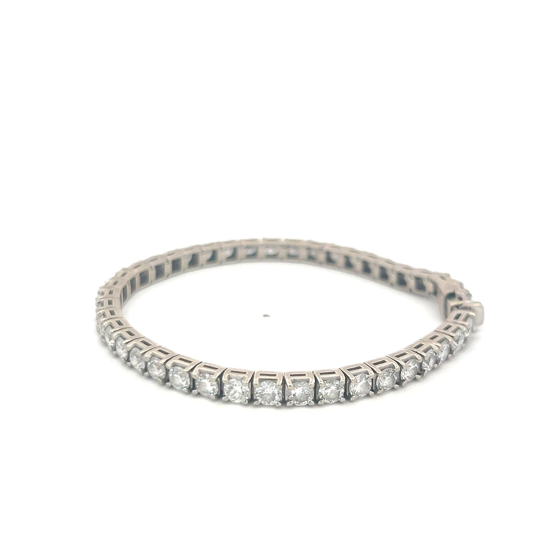 Vintage 10 Carat Round F-VS Diamonds Tennis Bracelet in 18K White Gold