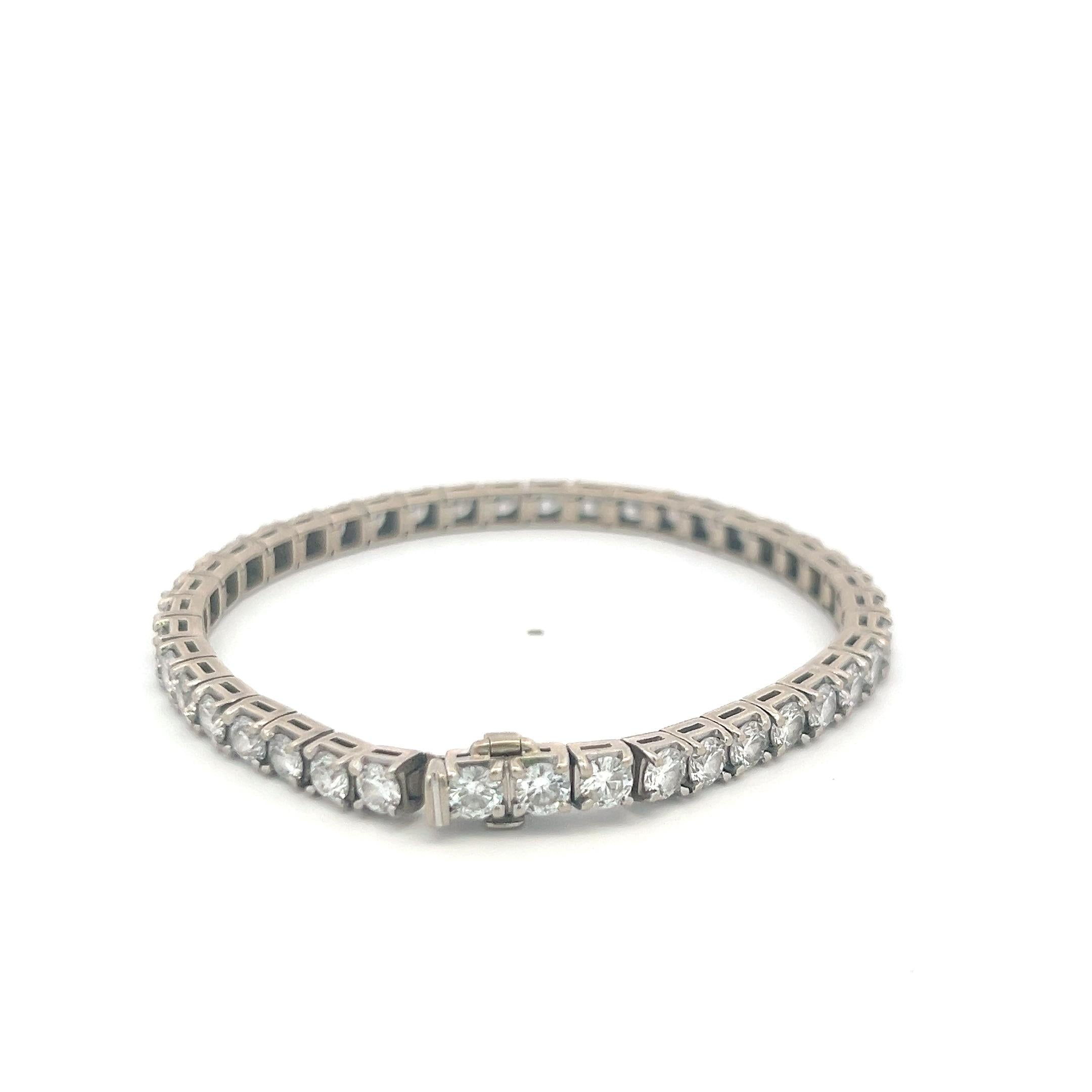 Vintage 10 Carat Round F-VS Diamonds Tennis Bracelet in 18K White Gold