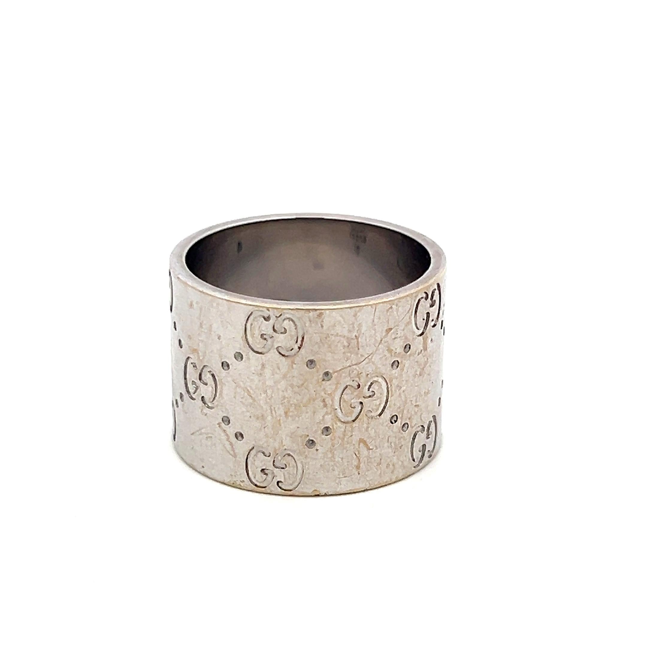 Gucci Vintage 18 Karat White Gold Band Ring 13.8 Grams Size 6.5