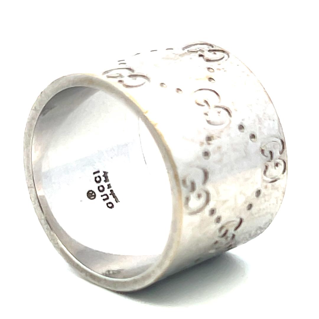 Gucci Vintage 18 Karat White Gold Band Ring 13.8 Grams Size 6.5