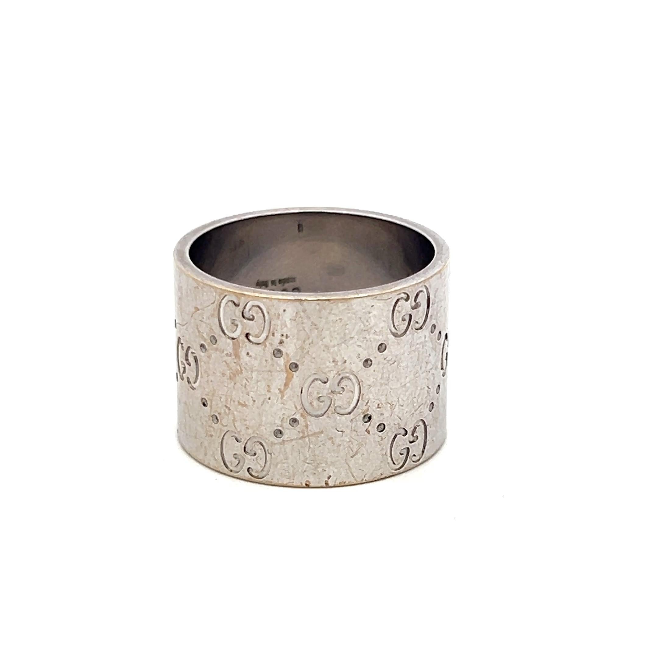 Gucci Vintage 18 Karat White Gold Band Ring 13.8 Grams Size 6.5
