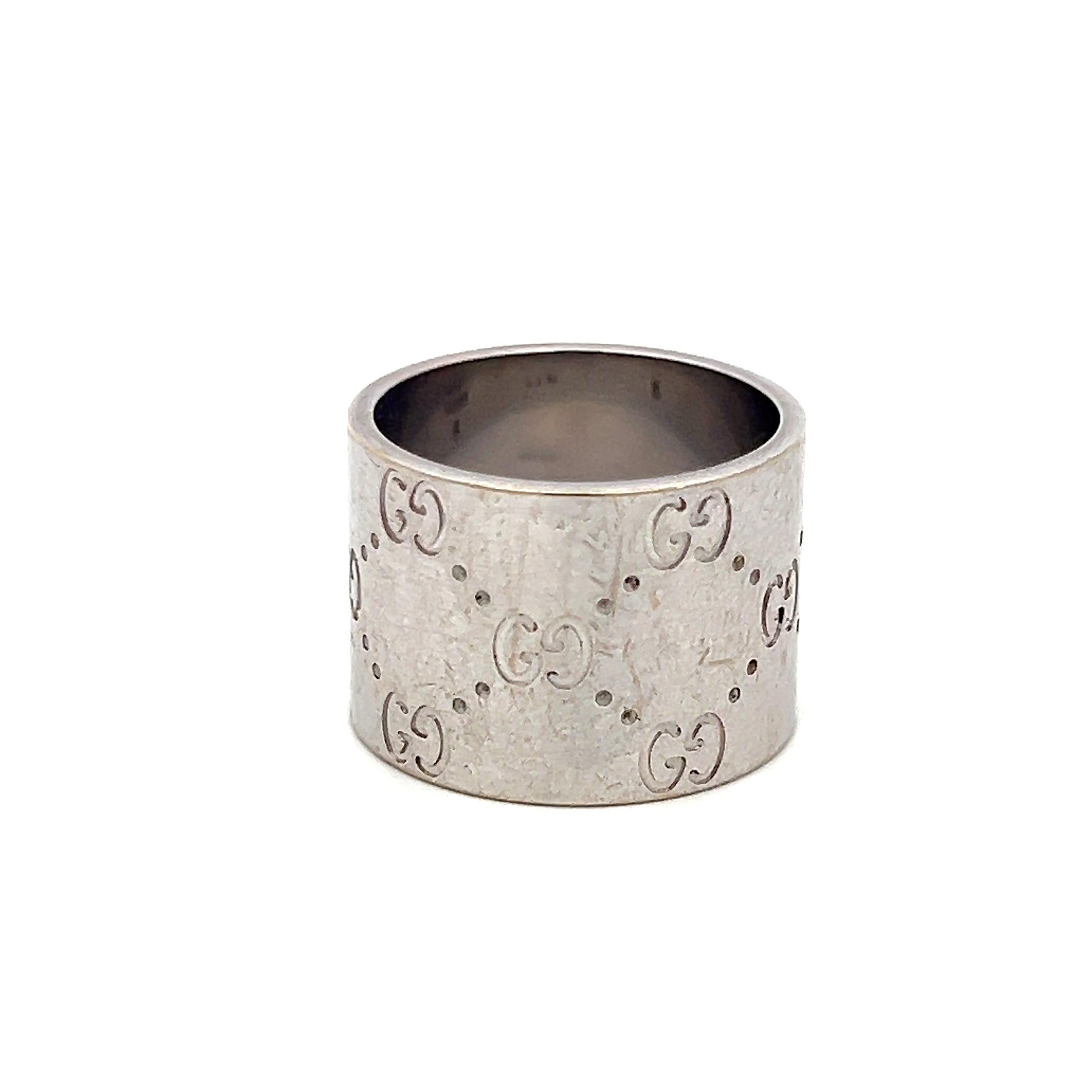 Gucci Vintage 18 Karat White Gold Band Ring 13.8 Grams Size 6.5
