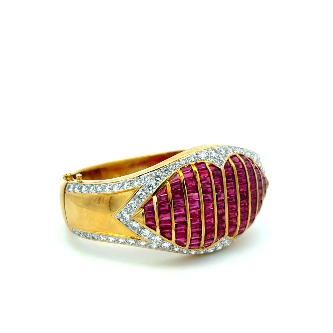18K Yellow Gold Bangle Bracelet with 5ct Round G VS Diamonds & 10.5ct Ruby