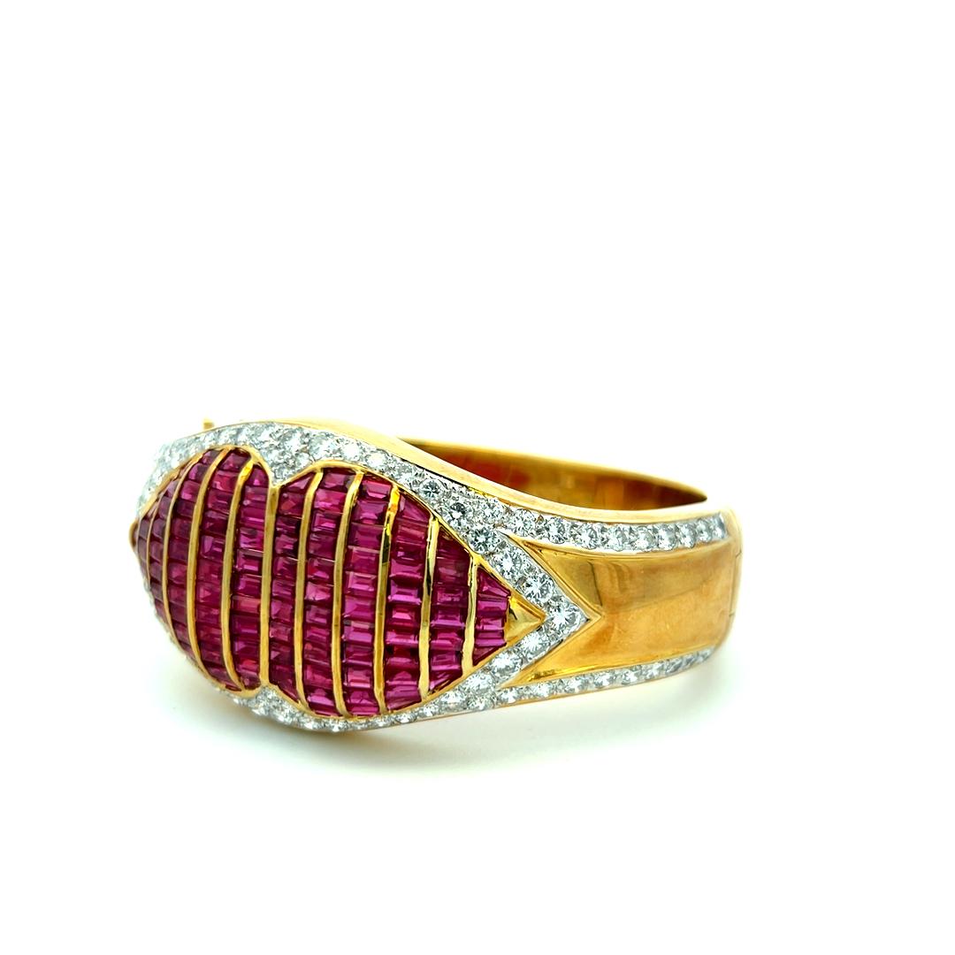 18K Yellow Gold Bangle Bracelet with 5ct Round G VS Diamonds & 10.5ct Ruby