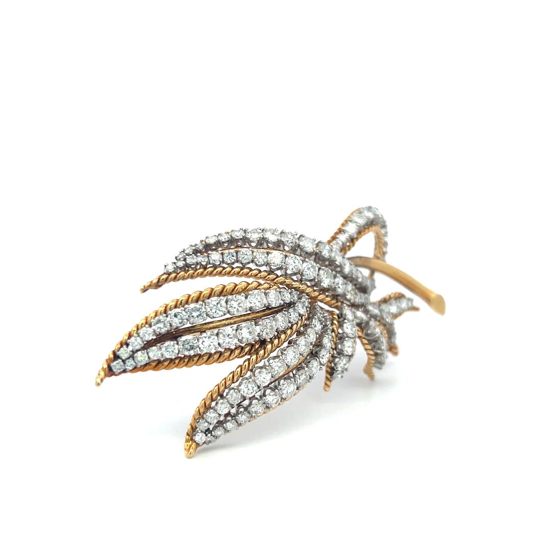 Vintage 18K Yellow Gold Pin Brooch with 12.7 Carat Round F-VS Diamonds