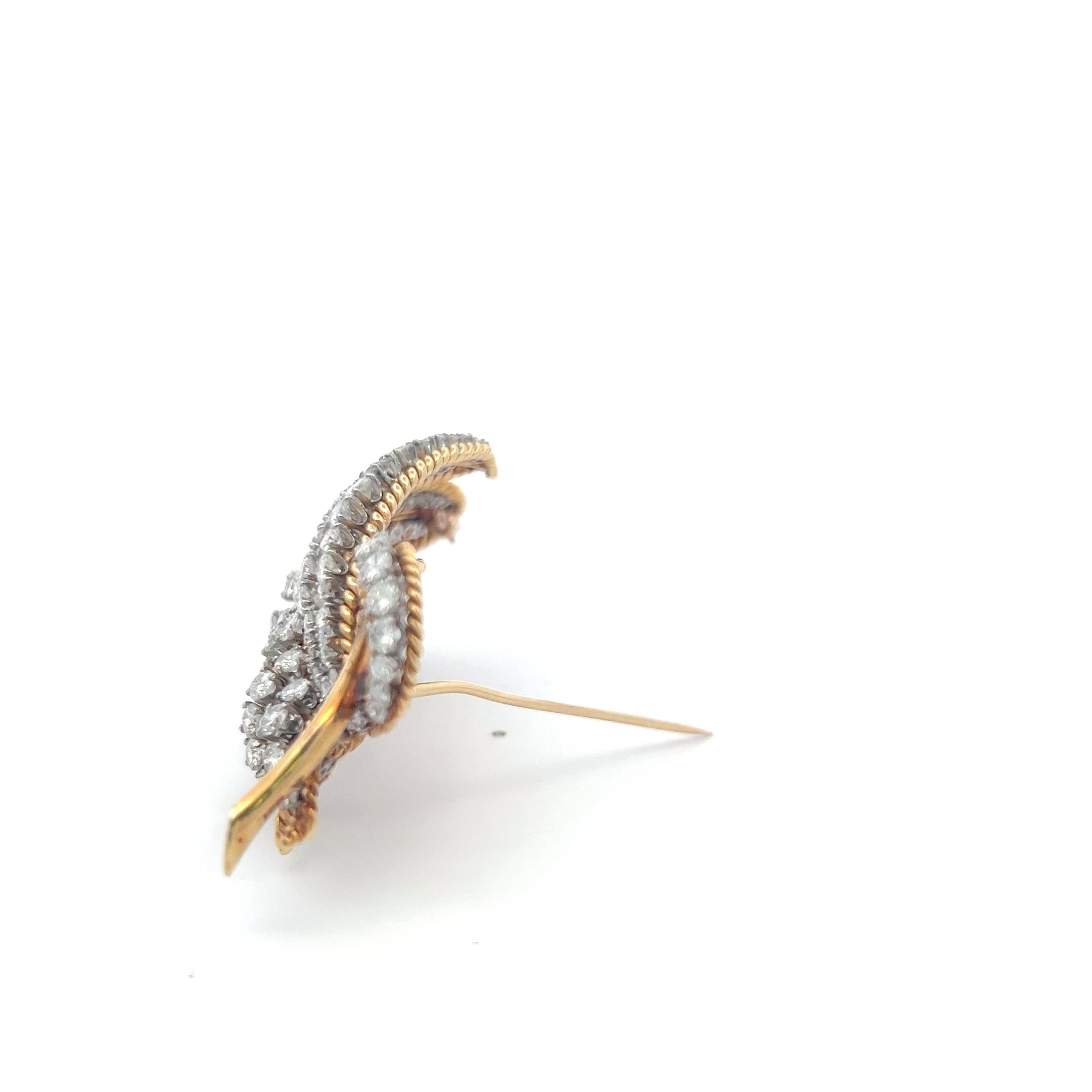 Vintage 18K Yellow Gold Pin Brooch with 12.7 Carat Round F-VS Diamonds