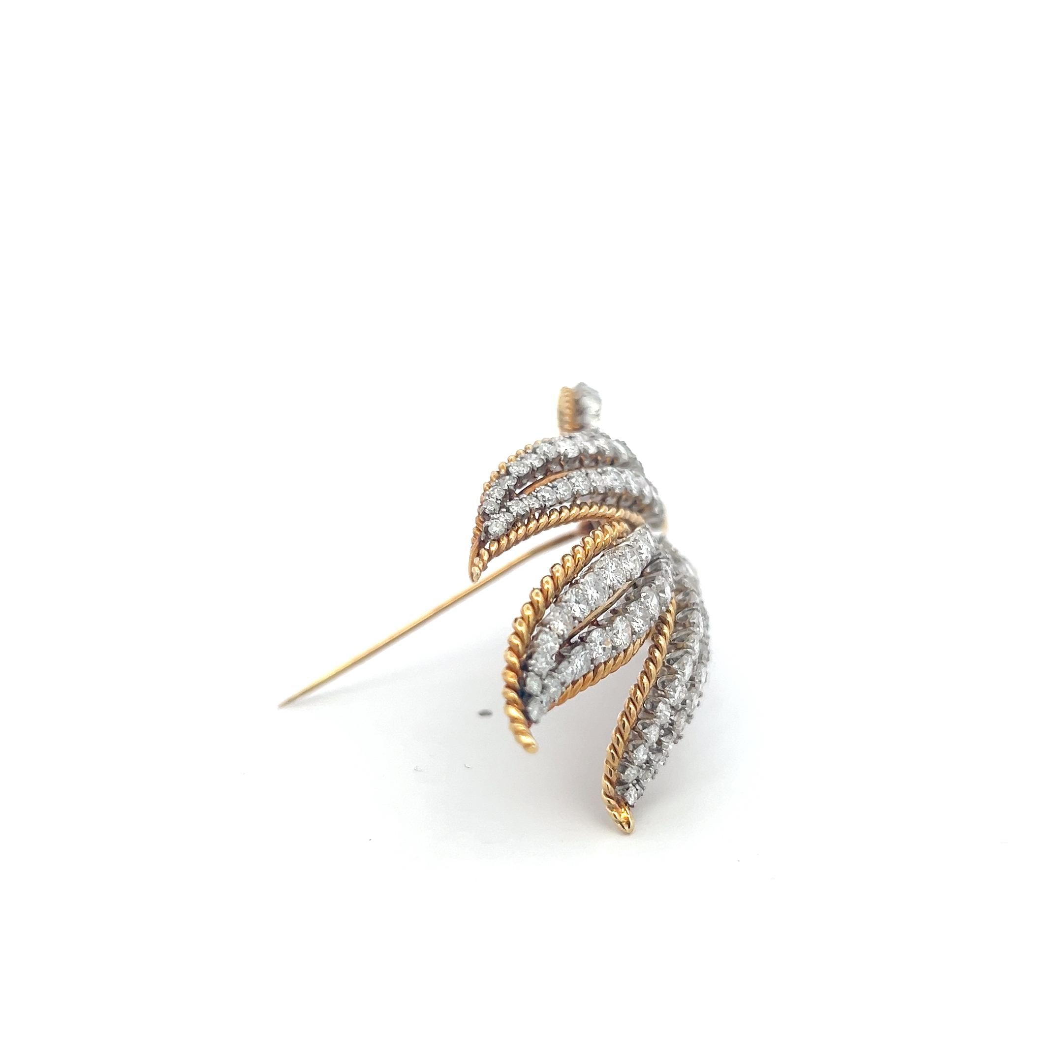Vintage 18K Yellow Gold Pin Brooch with 12.7 Carat Round F-VS Diamonds