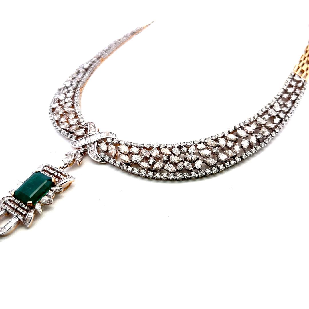 18K Yellow Gold Collar Necklace with 29.68 Carat Mixed Diamonds & 7.75ct Emerald
