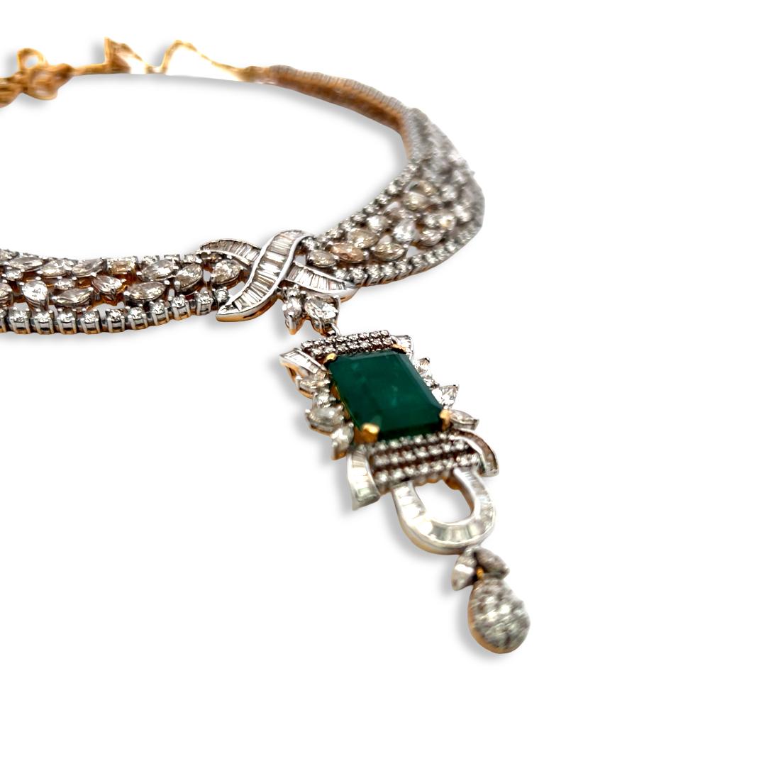 18K Yellow Gold Collar Necklace with 29.68 Carat Mixed Diamonds & 7.75ct Emerald